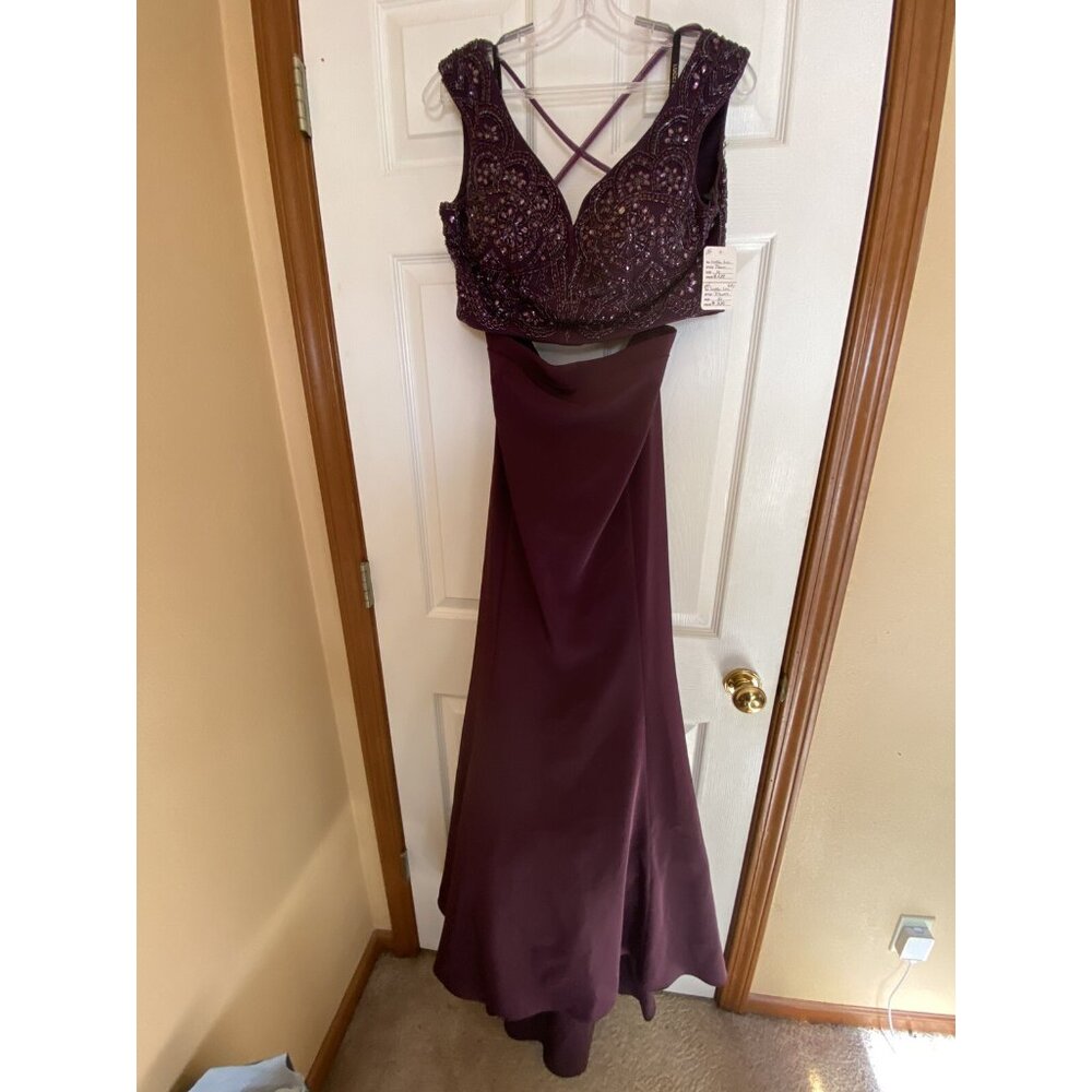Lucci Lu 2-piece Prom Dress beaded with a ruffle train! Size (10) Worn Once!